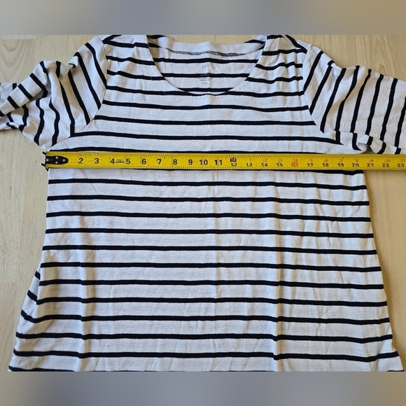 J.Jill Pima Slub Scoop Neck Side Slit Tee Size Large Petite - Picture 7 of 9